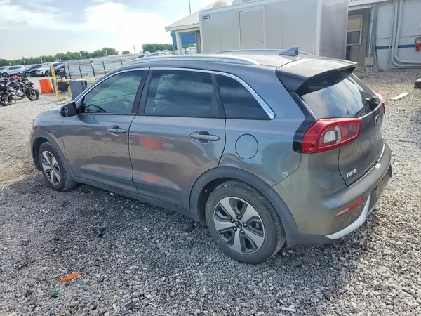 KNDCB3LC1H5089395 2017 KIA NIRO - Image 2