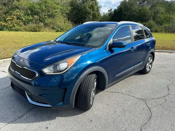 KNDCB3LC1H5090904 2017 KIA NIRO - Image 2