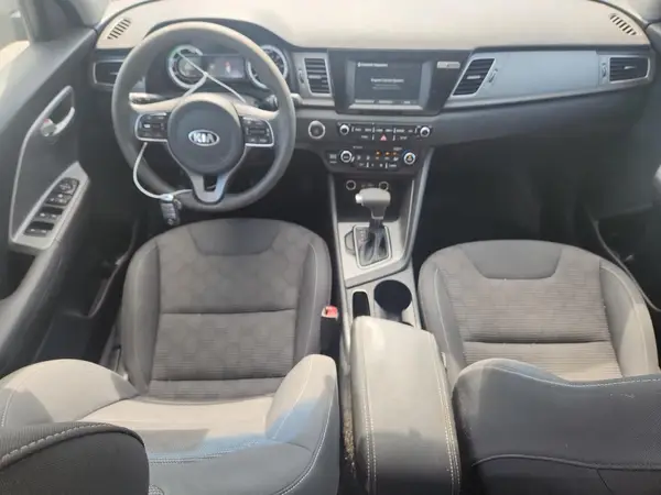 KNDCB3LC1H5092460 2017 KIA NIRO - Image 8