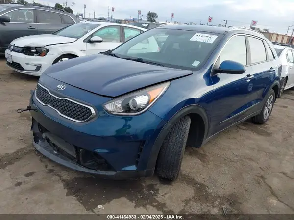 KNDCB3LC1H5093432 2017 KIA NIRO - Image 2