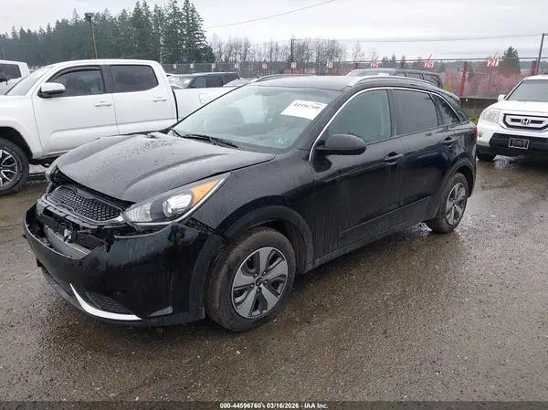 KNDCB3LC1H5096945 2017 KIA NIRO - Image 2