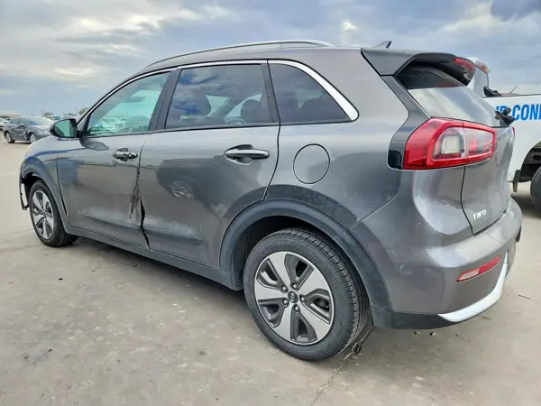 KNDCB3LC1H5104123 2017 KIA NIRO - Image 2