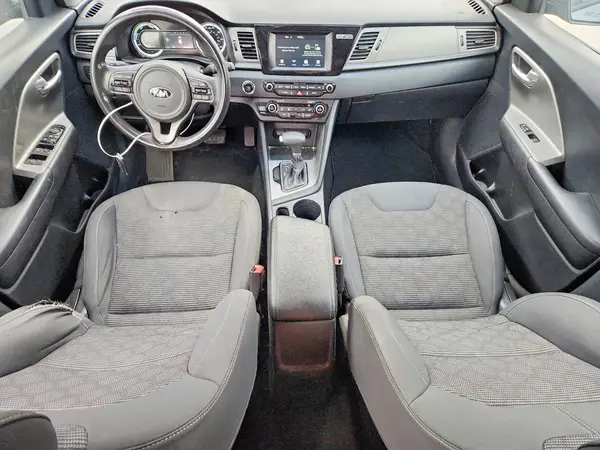 KNDCB3LC1H5104123 2017 KIA NIRO - Image 8