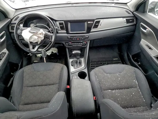 KNDCB3LC1H5105238 2017 KIA NIRO - Image 8