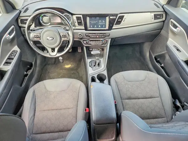 KNDCB3LC1J5108548 2018 KIA NIRO - Image 8