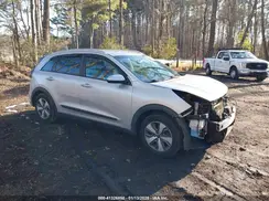 KNDCB3LC1J5114060 2018 KIA NIRO