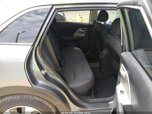 KNDCB3LC1J5119789 2018 KIA NIRO - Image 8