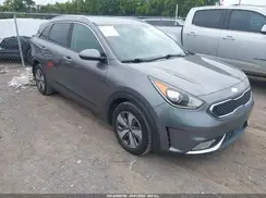 KNDCB3LC1J5122157 2018 KIA NIRO