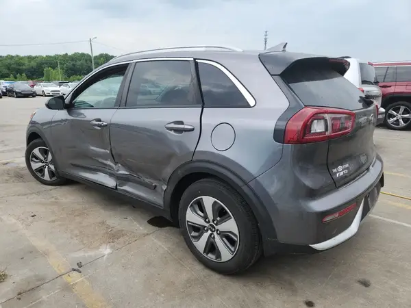 KNDCB3LC1J5122756 2018 KIA NIRO - Image 2