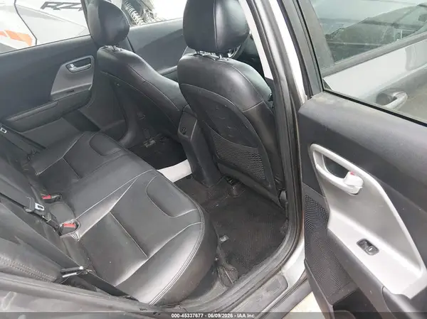 KNDCB3LC1J5123972 2018 KIA NIRO - Image 8
