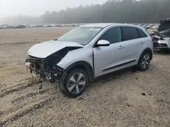 KNDCB3LC1J5124104 2018 KIA NIRO