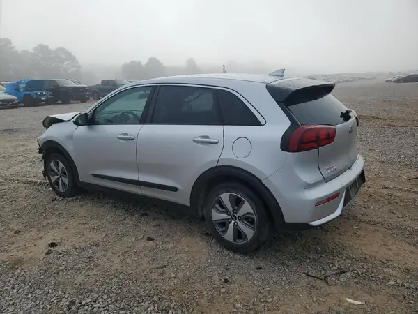 KNDCB3LC1J5124104 2018 KIA NIRO - Image 2