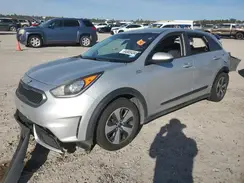 KNDCB3LC1J5124670 2018 KIA NIRO