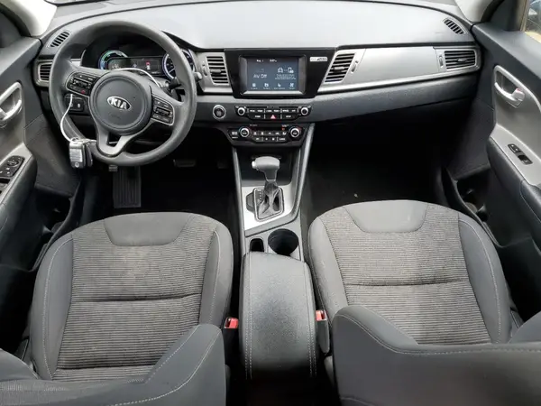 KNDCB3LC1J5125172 2018 KIA NIRO - Image 8