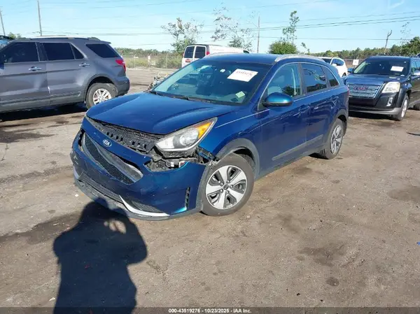 KNDCB3LC1J5125219 2018 KIA NIRO - Image 2