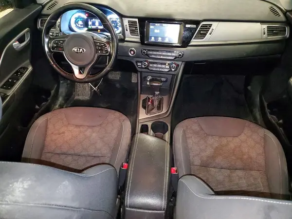 KNDCB3LC1J5146765 2018 KIA NIRO - Image 8