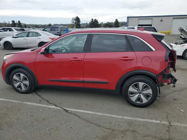 KNDCB3LC1J5153943 2018 KIA NIRO - Image 2