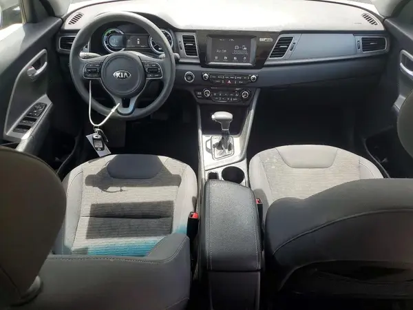 KNDCB3LC1J5158012 2018 KIA NIRO - Image 8