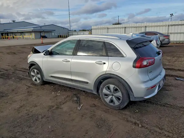 KNDCB3LC1J5158513 2018 KIA NIRO - Image 2