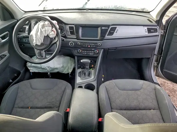 KNDCB3LC1J5158513 2018 KIA NIRO - Image 8