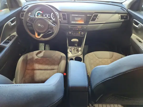 KNDCB3LC1J5158723 2018 KIA NIRO - Image 8