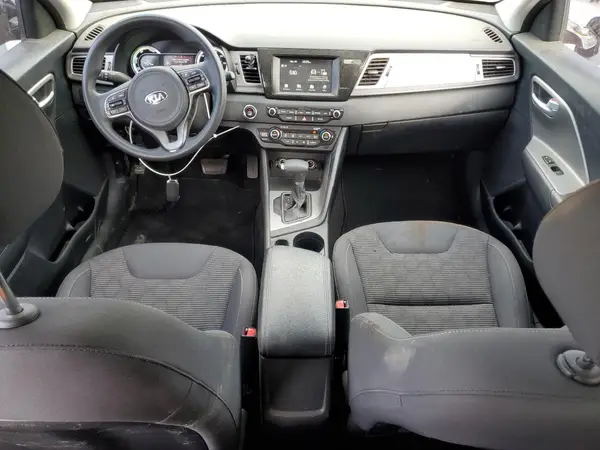 KNDCB3LC1J5160388 2018 KIA NIRO - Image 8