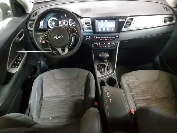 KNDCB3LC1J5162660 2018 KIA NIRO - Image 8
