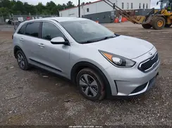 KNDCB3LC1J5186974 2018 KIA NIRO