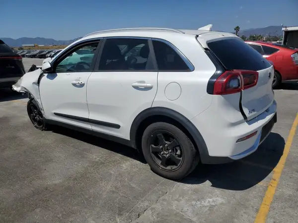KNDCB3LC1J5203854 2018 KIA NIRO - Image 2