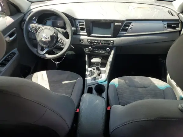 KNDCB3LC1J5203854 2018 KIA NIRO - Image 8
