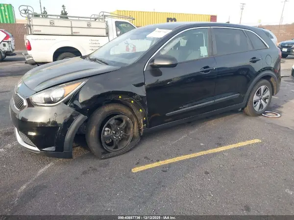KNDCB3LC1J5203868 2018 KIA NIRO - Image 2