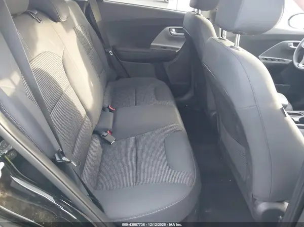 KNDCB3LC1J5203868 2018 KIA NIRO - Image 8