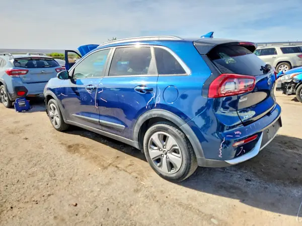 KNDCB3LC1J5204308 2018 KIA NIRO - Image 2