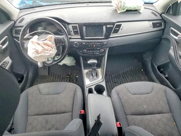 KNDCB3LC1J5204552 2018 KIA NIRO - Image 8
