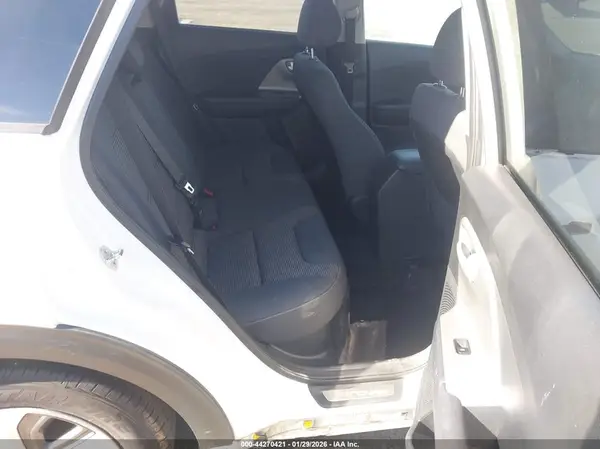 KNDCB3LC1J5204633 2018 KIA NIRO - Image 8
