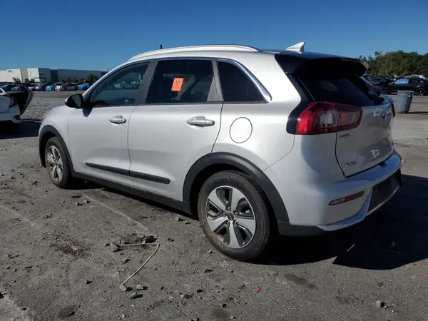 KNDCB3LC1J5206463 2018 KIA NIRO - Image 2