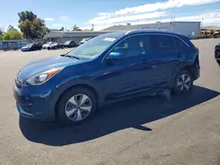 KNDCB3LC1J5210657 2018 KIA NIRO