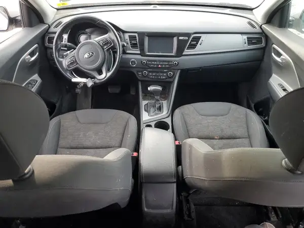 KNDCB3LC1J5212666 2018 KIA NIRO - Image 8