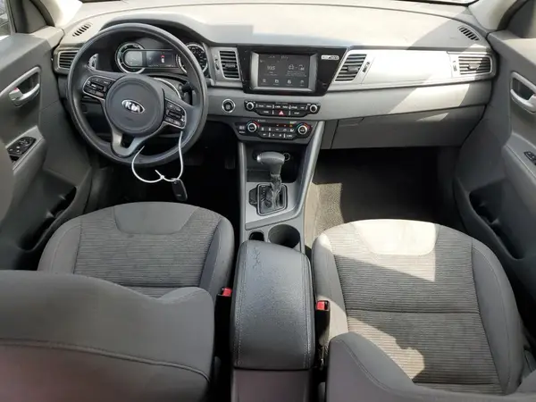 KNDCB3LC1J5212747 2018 KIA NIRO - Image 8