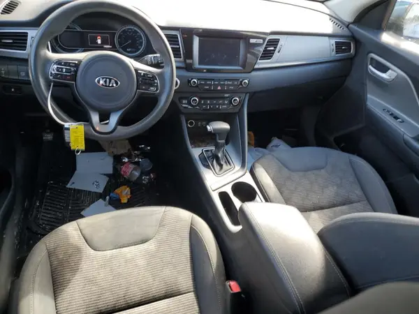 KNDCB3LC1K5217044 2019 KIA NIRO - Image 8