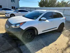 KNDCB3LC1K5217917 2019 KIA NIRO