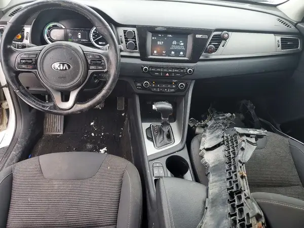 KNDCB3LC1K5226875 2019 KIA NIRO - Image 8