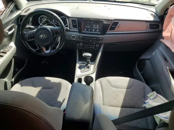 KNDCB3LC1K5243630 2019 KIA NIRO - Image 8