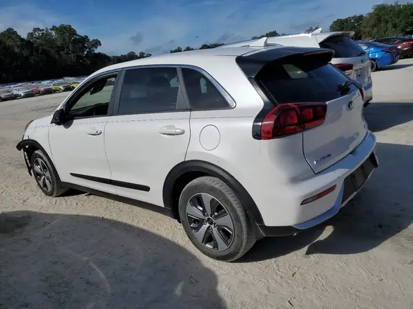 KNDCB3LC1K5243854 2019 KIA NIRO - Image 2