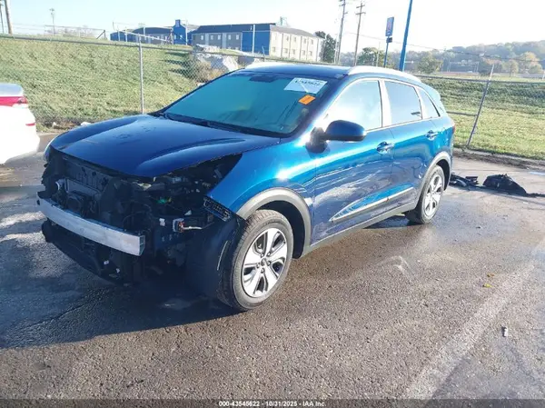KNDCB3LC1K5250576 2019 KIA NIRO - Image 2