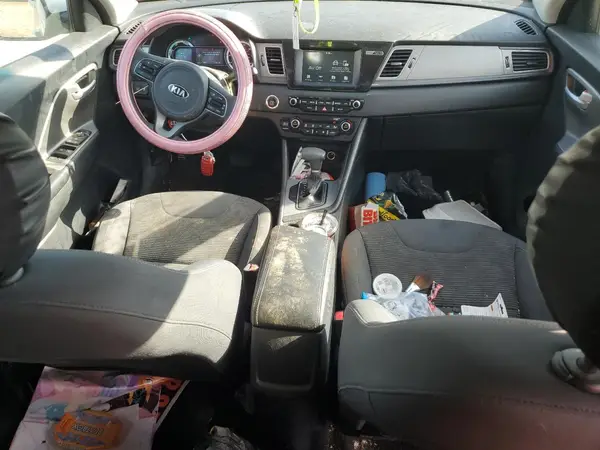 KNDCB3LC1K5250903 2019 KIA NIRO - Image 8