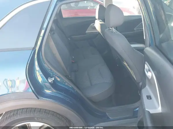 KNDCB3LC1K5251114 2019 KIA NIRO - Image 8