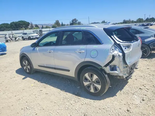 KNDCB3LC1K5252540 2019 KIA NIRO - Image 2