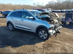 KNDCB3LC1K5254918 2019 KIA NIRO