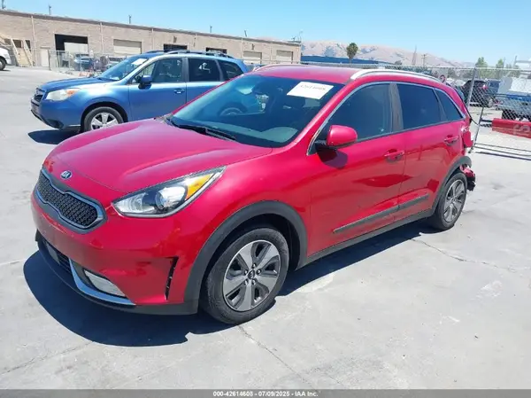 KNDCB3LC1K5258872 2019 KIA NIRO - Image 2